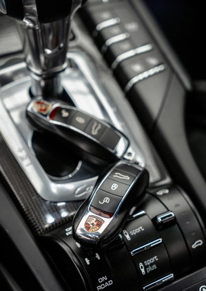 Porsche Cayenne cena 229000 przebieg: 240000, rok produkcji 2015 z Strzegom małe 596